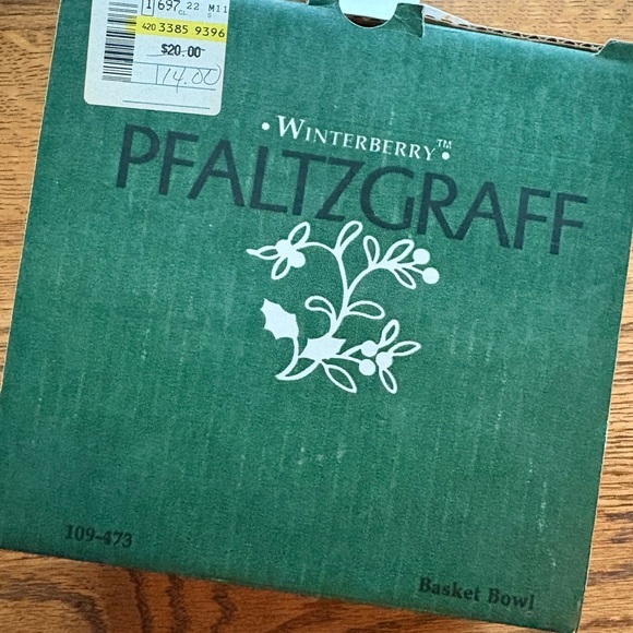 Pfaltzgraff Winterberry bowl - Picture 7 of 10